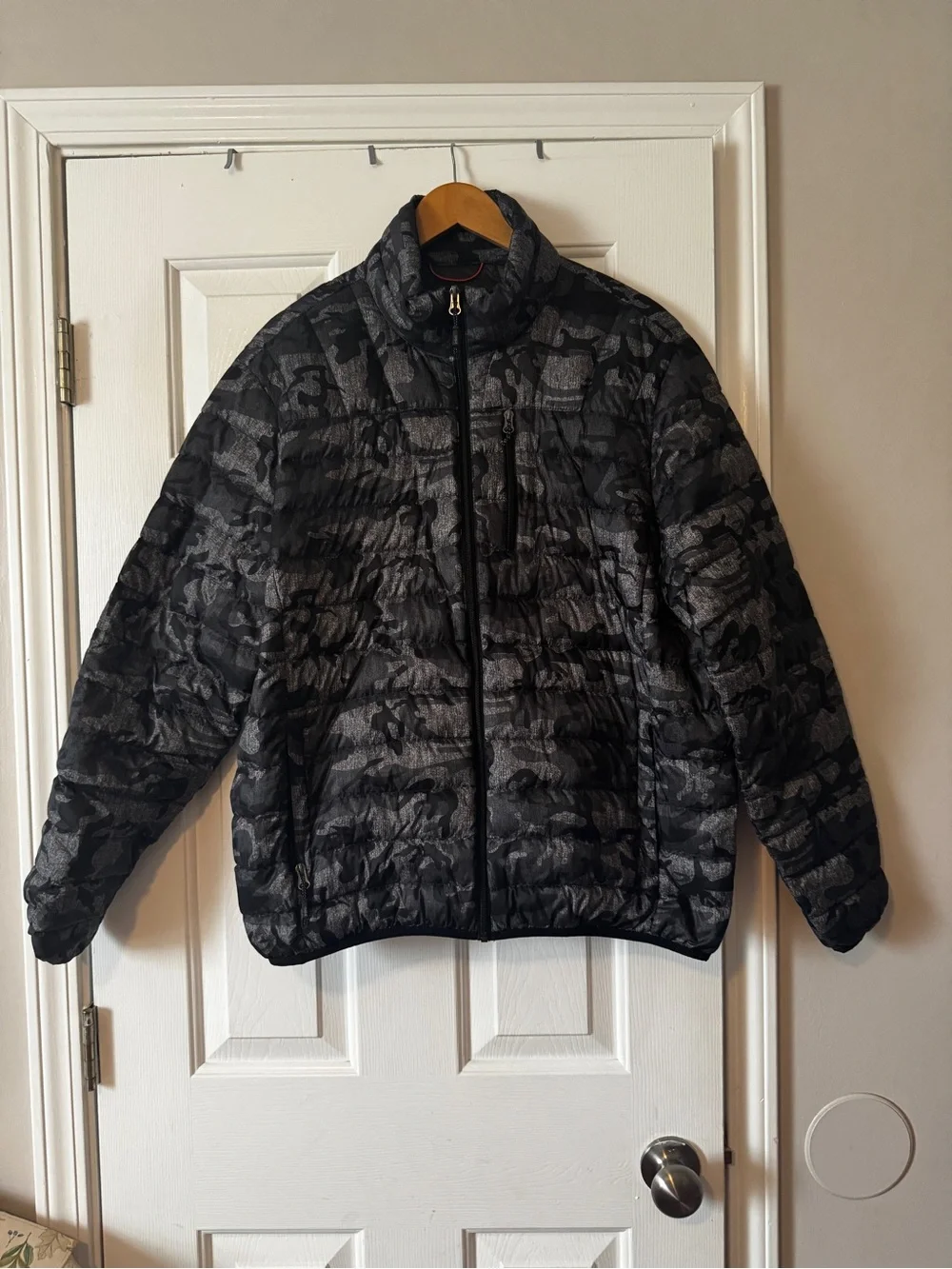 Hawke & Co Sport Men’s Large Down-Filled Puffer Jacket | Dark Gray Camouflage